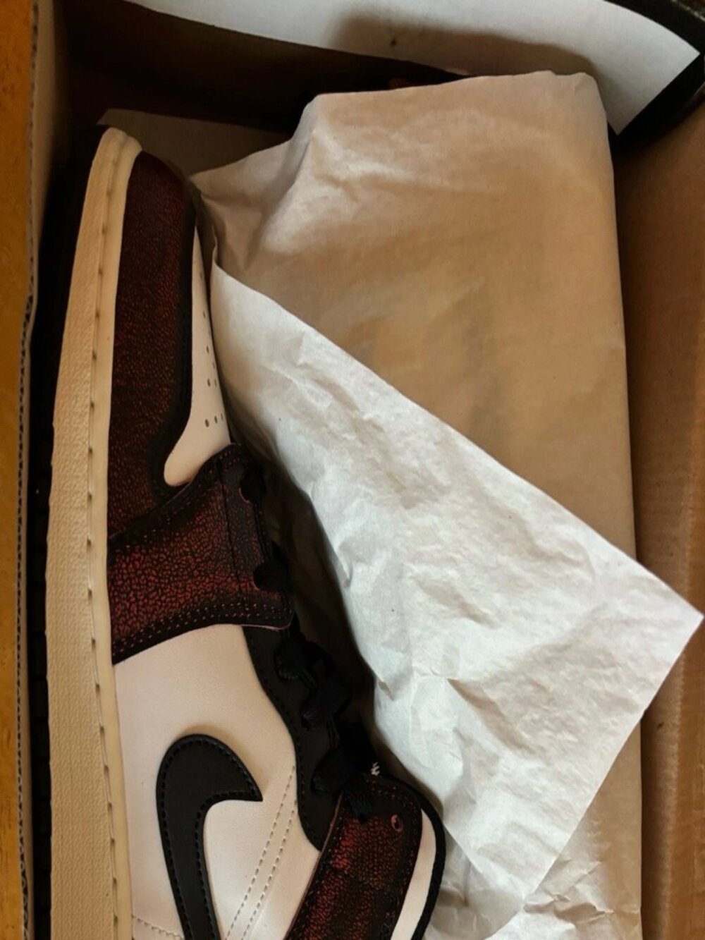 Air Jordan 1 Mid SE "Wear-Away New in Box Youth Size 6.5